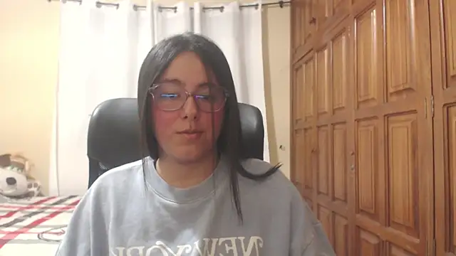 Venus cat  online show from July 9, 3:29 am