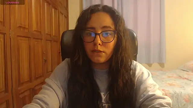 Venus cat  online show from December 18, 10:46 pm