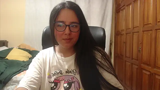 Snapshot of Venus_cat_ chatting on May 23, 10:20 pm Venus cat online show from May 23, 10:20 pm