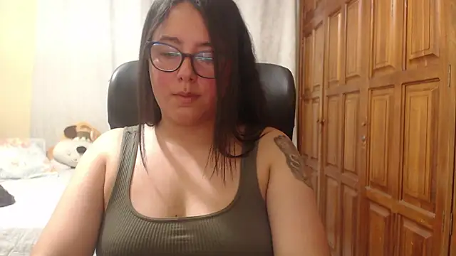 Snapshot of Venus_cat_ chatting on May 29, 4:18 am Venus cat online show from May 29, 4:18 am