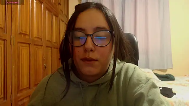 Venus cat  online show from December 14, 8:42 am