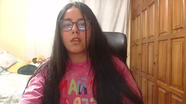 Snapshot of Venus_cat_ chatting on May 18, 2:55 am Venus cat online show from May 18, 2:55 am