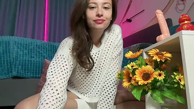 Snapshot of erikaa_miuu chatting on October 17, 5:26 pm erikaa miuu online show from October 17, 5:26 pm
