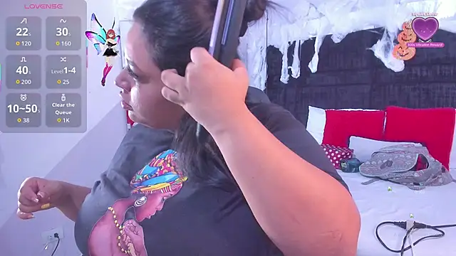 MayaCurvy online show from October 18, 4:25 am