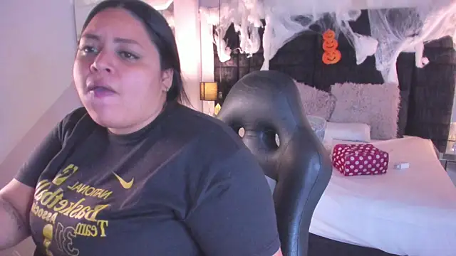 MayaCurvy online show from November 2, 4:17 am