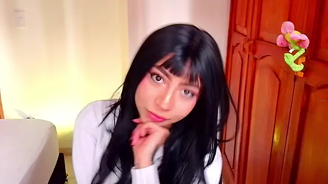 Snapshot of emma_web_ chatting on October 22, 3:44 pm emma web online show from October 22, 3:44 pm