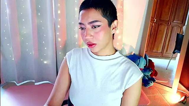 emma web  online show from March 6, 5:08 pm