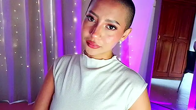 emma web  online show from January 31, 7:12 pm