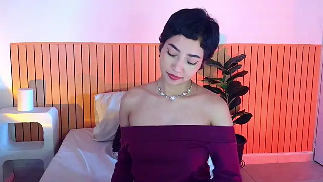 Snapshot of emma_web_ chatting on June 18, 3:17 pm emma web online show from June 18, 3:17 pm
