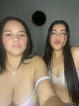 Snapshot of sindyy_01 chatting on October 12, 5:53 am sindyy 01 online show from October 12, 5:53 am