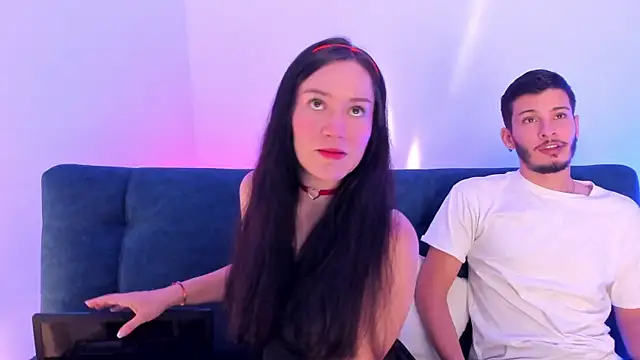 Snapshot of josh_and_val chatting on October 22, 11:25 pm josh and val online show from October 22, 11:25 pm