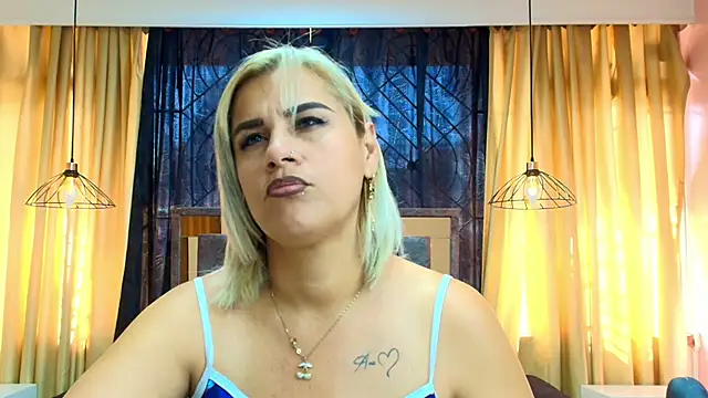 scarlet milf  online show from November 27, 2:06 pm