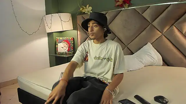 Dickie Dicking online show from December 15, 10:26 pm