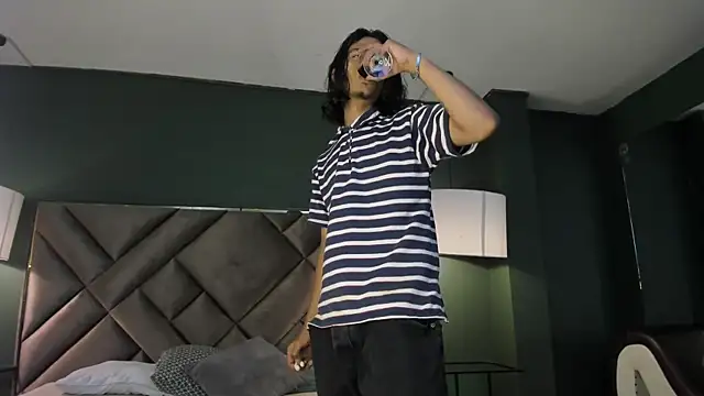 Dickie Dicking online show from November 12, 10:02 pm