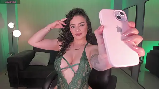 KylieJenkins online show from February 26, 11:21 am