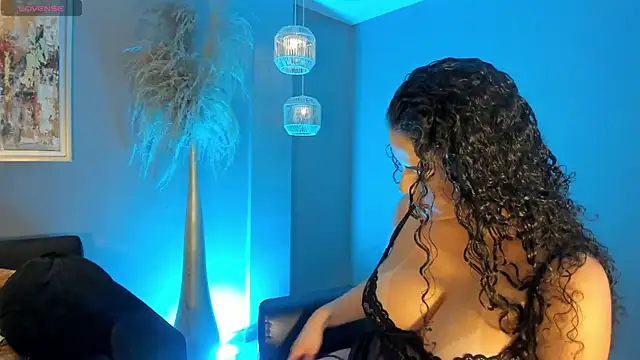 KylieJenkins online show from April 18, 11:01 am