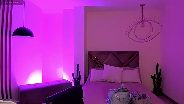 KylieJenkins online show from April 19, 11:22 am