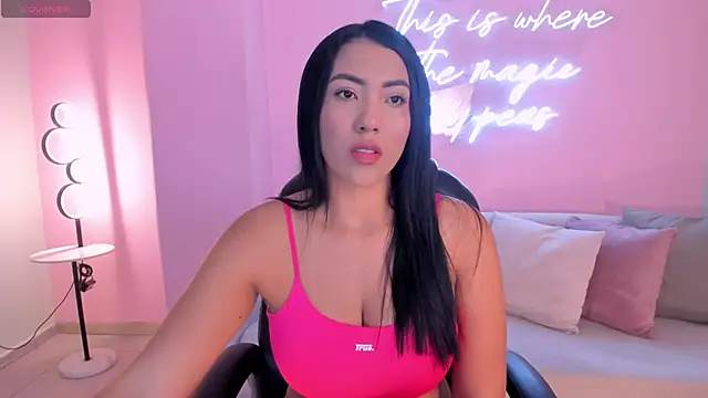 NatalieLewis online show from April 22, 11:50 am