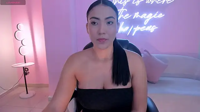 NatalieLewis online show from April 23, 12:11 pm