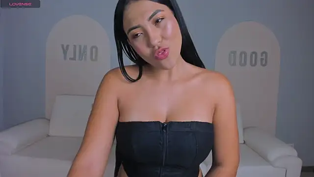 NatalieLewis online show from December 20, 11:13 am