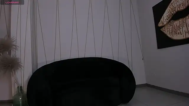 Snapshot of EmilyJohnsonX1 chatting on November 19, 2:55 am EmilyJohnsonX1 online show from November 19, 2:55 am