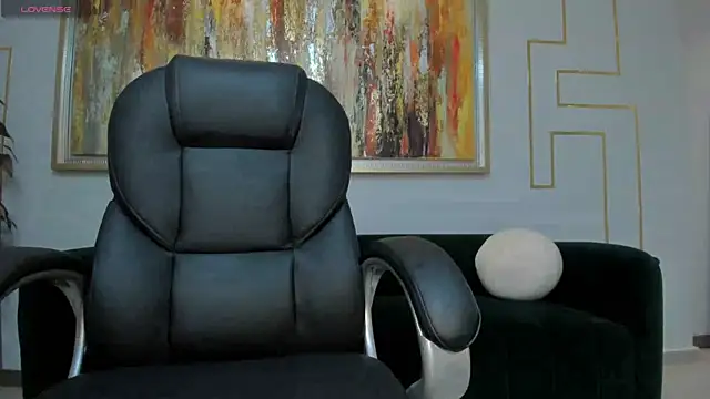 Snapshot of EmilyJohnsonX1 chatting on November 15, 3:54 am EmilyJohnsonX1 online show from November 15, 3:54 am