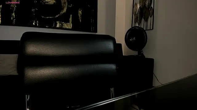 Snapshot of EmilyJohnsonX1 chatting on December 4, 3:16 am EmilyJohnsonX1 online show from December 4, 3:16 am