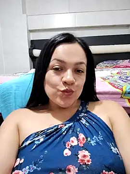 LindaSalo33 online show from November 6, 3:16 pm