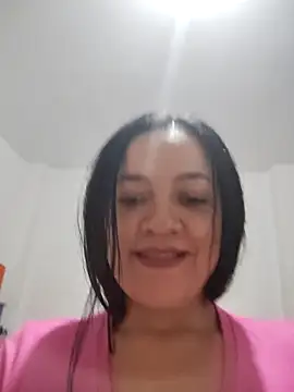 LindaSalo33 online show from November 8, 3:32 am