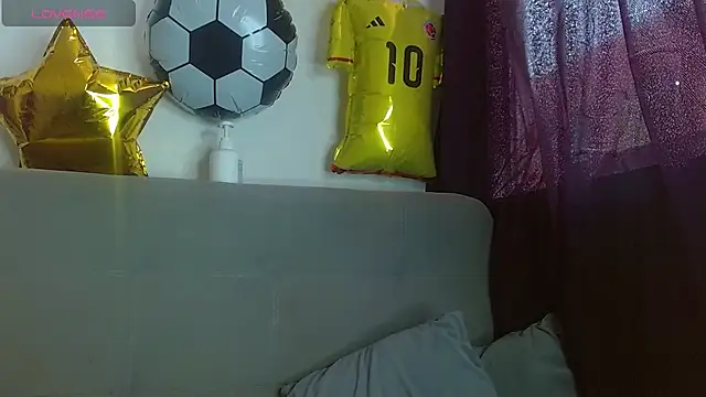 JuliethaFox online show from July 4, 4:55 pm