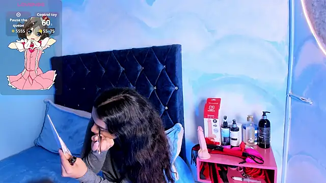 laylaa fox online show from October 15, 7:22 pm