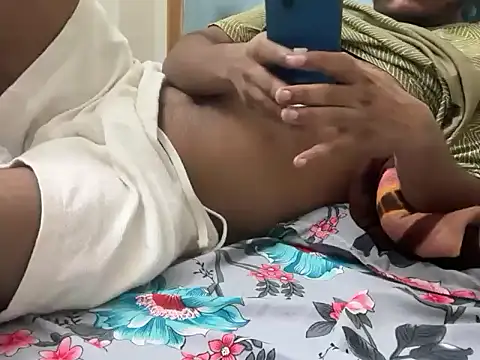 Snapshot of YourBlackBull chatting on October 6, 8:42 pm YourBlackBull online show from October 6, 8:42 pm