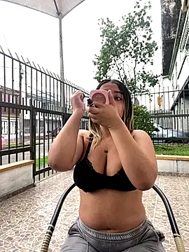 Ada Pink online show from November 20, 6:30 pm