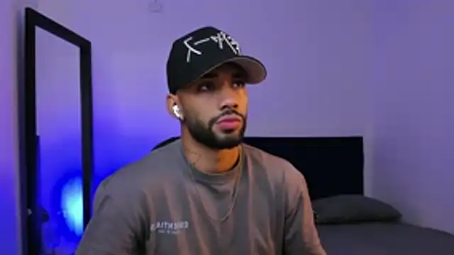 theo sky1 online show from November 5, 1:36 pm