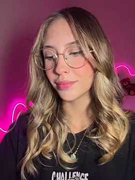 fanyabbey online show from April 18, 1:52 am