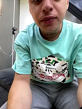 Snapshot of jeff2995_ chatting on December 15, 6:58 pm jeff2995 online show from December 15, 6:58 pm