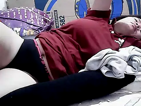 HornyPussie69 online show from October 3, 7:48 pm