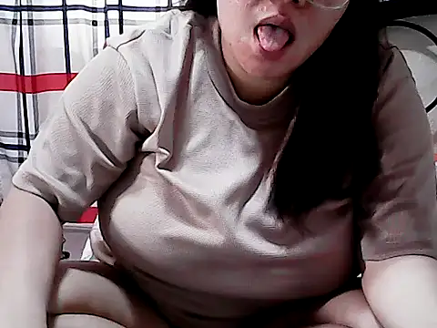 HornyPussie69 online show from March 22, 11:06 pm