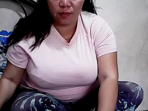 HornyPussie69 online show from May 1, 12:04 am