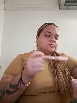 Snapshot of yourbbwfavorite chatting on December 18, 12:16 am yourbbwfavorite online show from December 18, 12:16 am