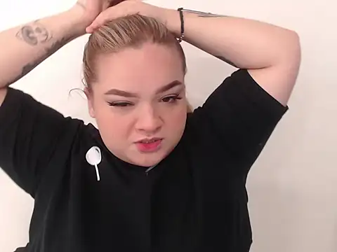 Snapshot of yourbbwfavorite chatting on October 30, 1:26 am yourbbwfavorite online show from October 30, 1:26 am