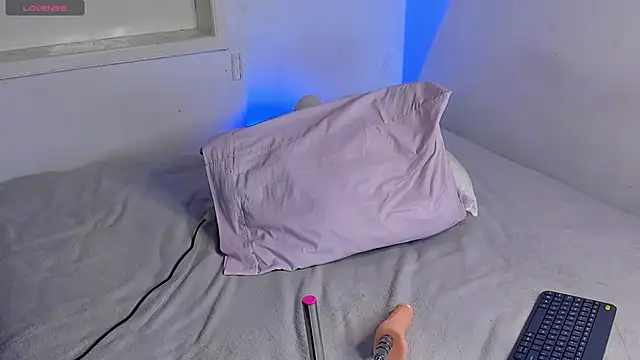 Alejarossi online show from February 12, 4:07 pm