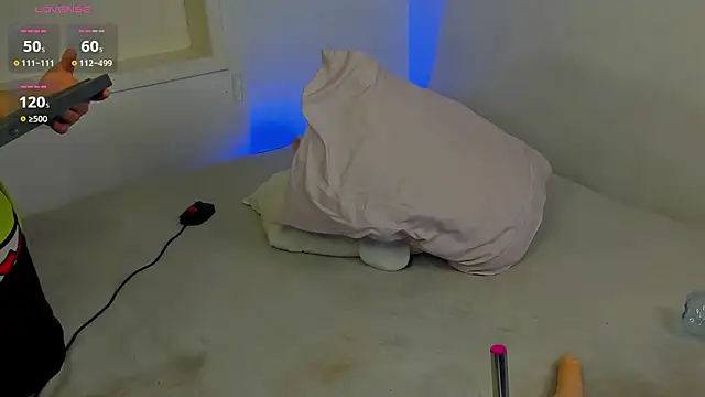 Alejarossi online show from March 21, 1:26 pm