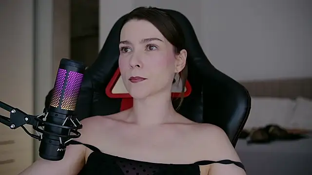 WowHelloAlice online show from March 1, 11:16 pm