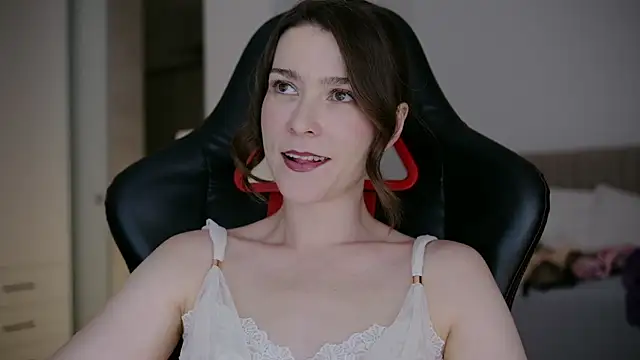 WowHelloAlice online show from March 15, 11:45 pm