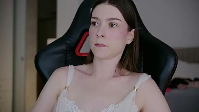 WowHelloAlice online show from March 31, 10:34 pm