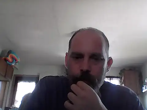 crazyheratic8 online show from April 6, 4:30 pm