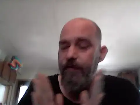 Snapshot of crazyheratic8 chatting on May 9, 5:49 pm crazyheratic8 online show from May 9, 5:49 pm