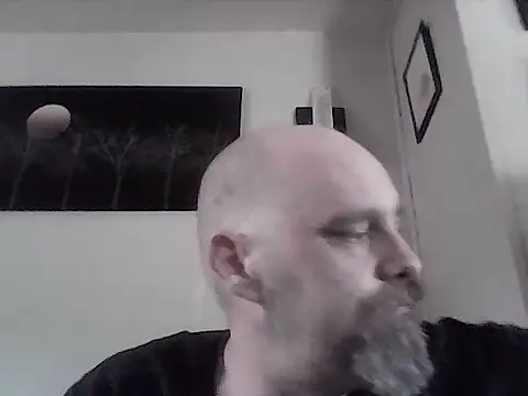 Snapshot of crazyheratic8 chatting on April 30, 7:54 pm crazyheratic8 online show from April 30, 7:54 pm