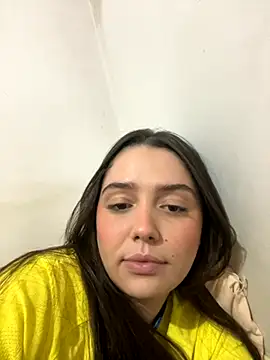 Snapshot of luiza_barcelos chatting on October 15, 2:43 am luiza barcelos online show from October 15, 2:43 am